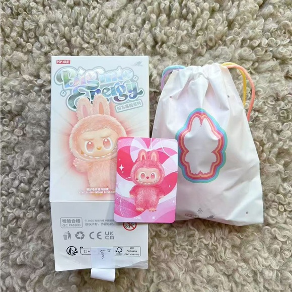 Pop Mart The Monsters Labubu - Picture 2 of 3